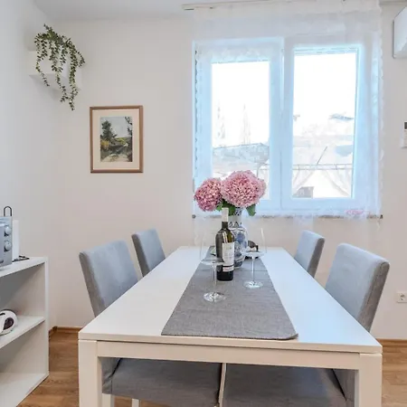 Donata Apartment